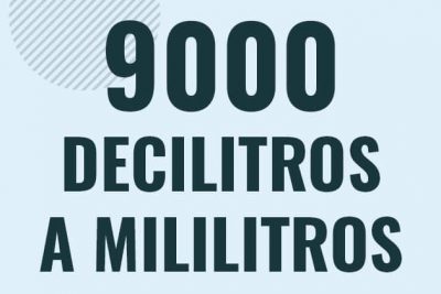 Profesor en pizarra explicando cuanto es 9000 decilitros en mililitros o como pasar de 9000 dl a ml