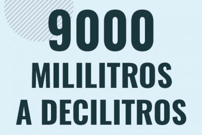 Profesor en pizarra explicando cuanto es 9000 mililitros en decilitros o como pasar de 9000 ml a dl
