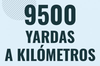 Profesor en pizarra explicando cuanto es 9500 yardas en kilometros o como pasar de 9500 yd a km