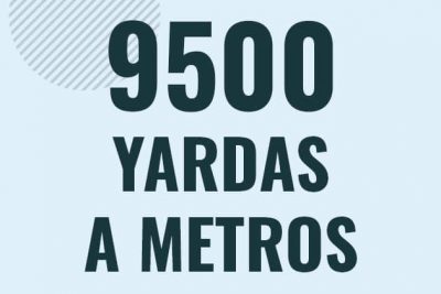 Profesor en pizarra explicando cuanto es 9500 yardas en metros o como pasar de 9500 yd a m